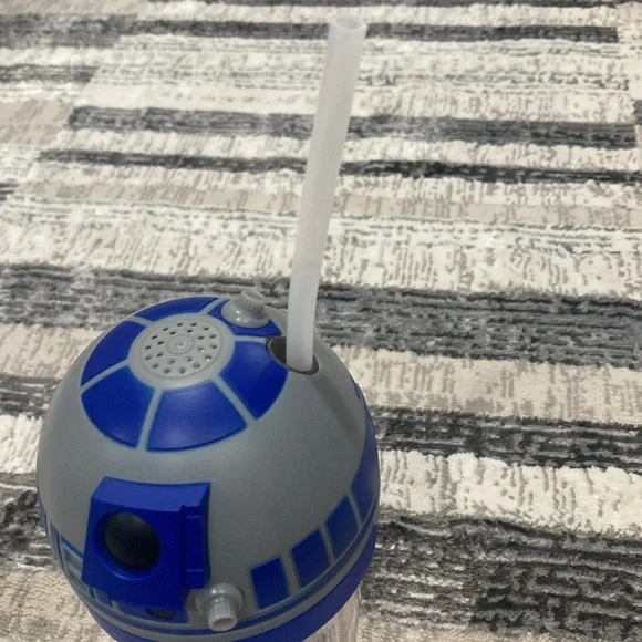 Galaxy’s Edge R2D2 tumbler - Picture 4 of 6